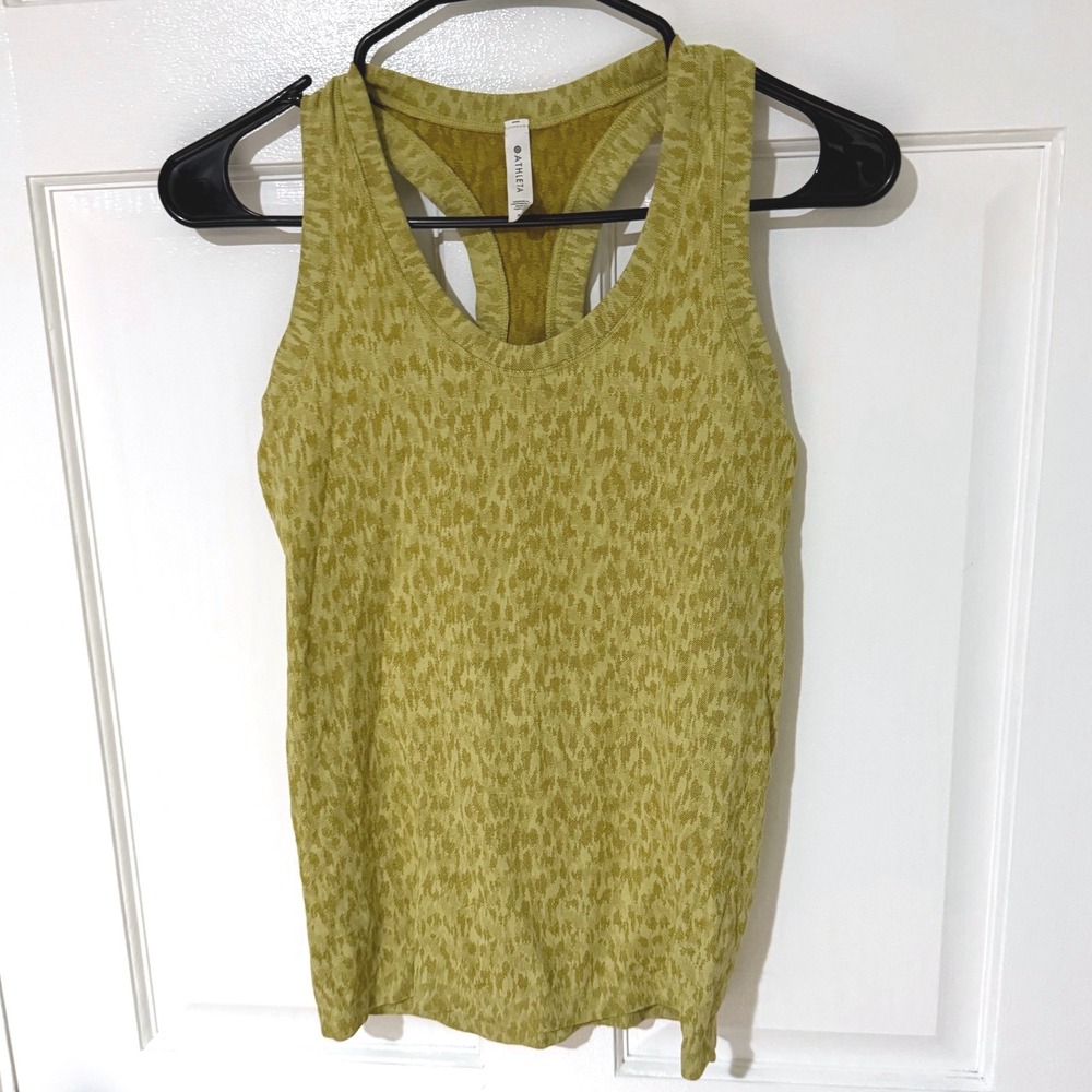 Athleta Momentum Tank Top XS Green Cheetah Print Seamless Racerback Activewear